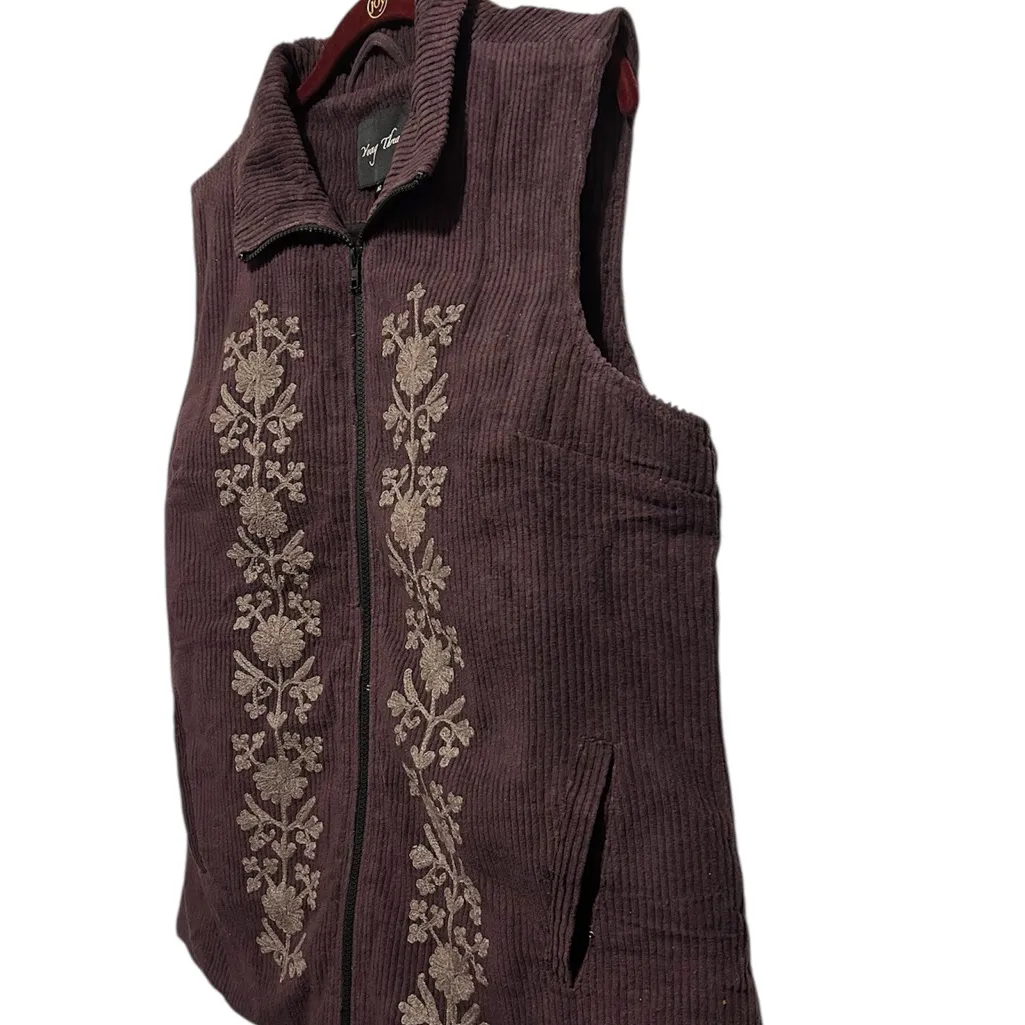 NWT..Young Threads Corduroy Embroidered Vest XL Dark eggplant/tag says brown - Image 4