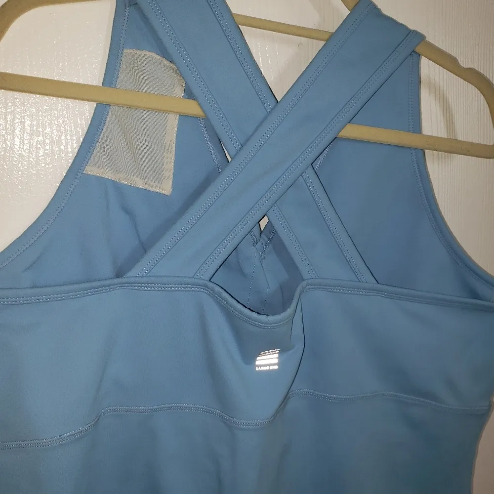 🌟3 for $21🌟 XL (18/20) Sky Blue Lands End Activewear Top w/Built-in Shelf Bra - Image 3