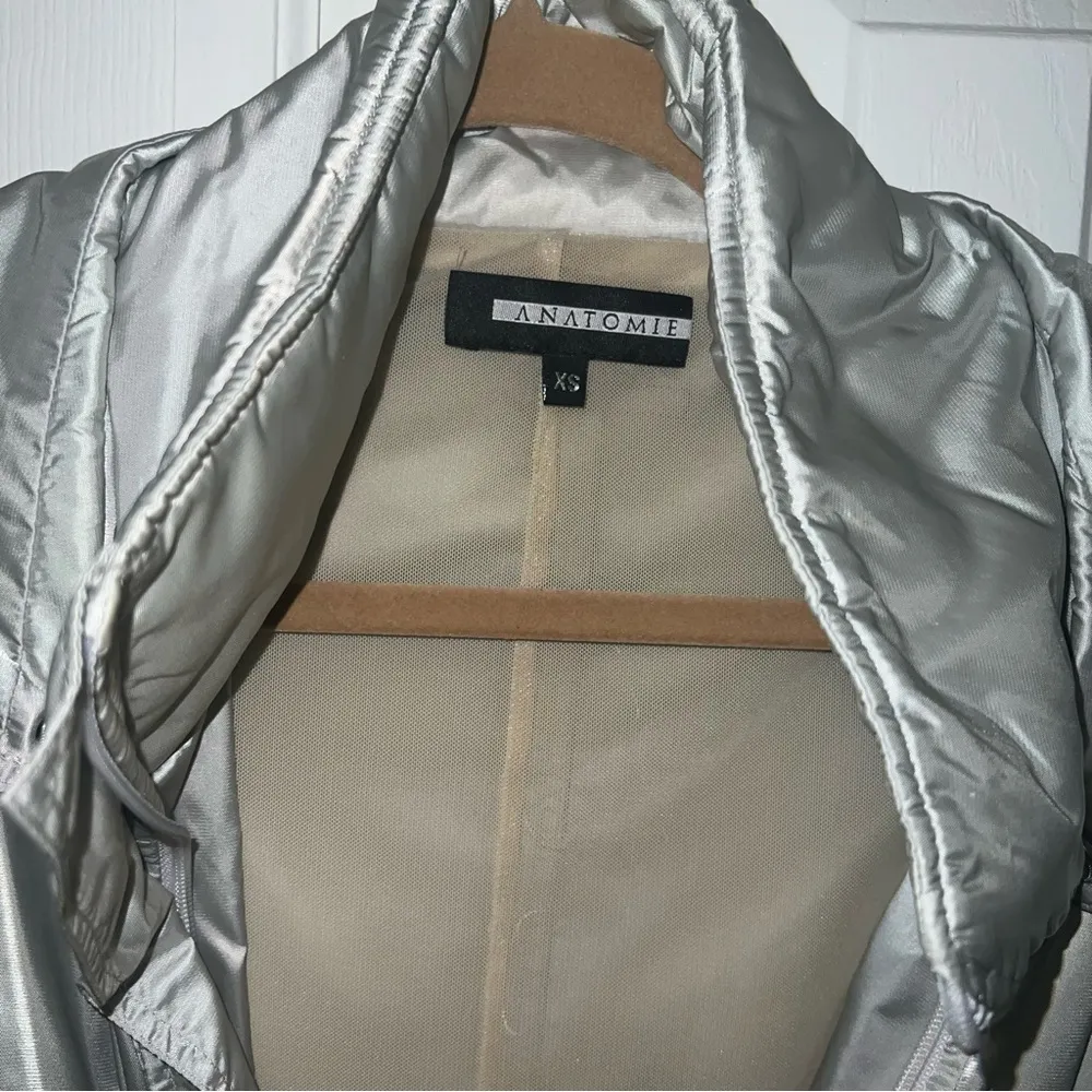 Anatomie Women's Silver Hooded Jacket. Size XS - Image 4