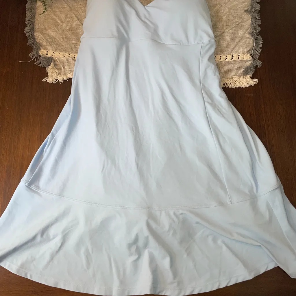 New size medium woman’s all in motion athletic dress with shorts - Image 2