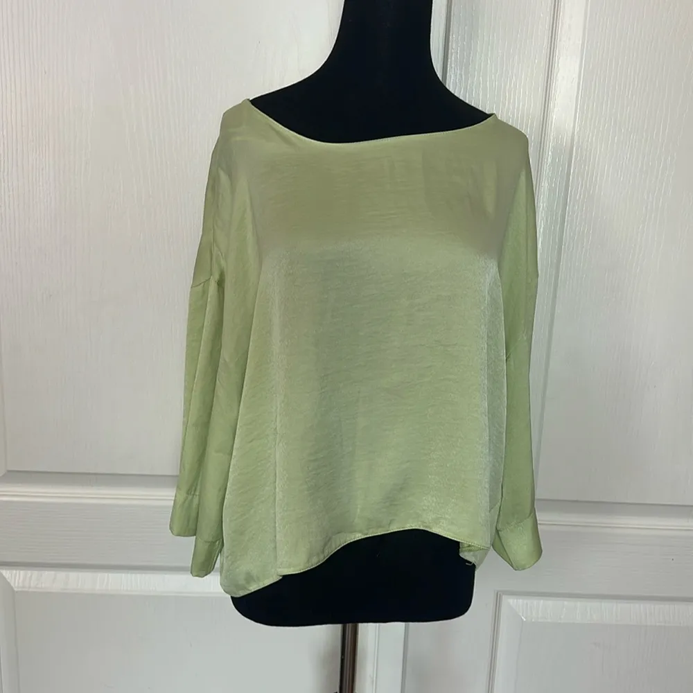 MOUTAKI GREEK GREECE GREEN 3/4 SLEEVE BLOUSE Silky lightweight BOAT NECK - Image 3
