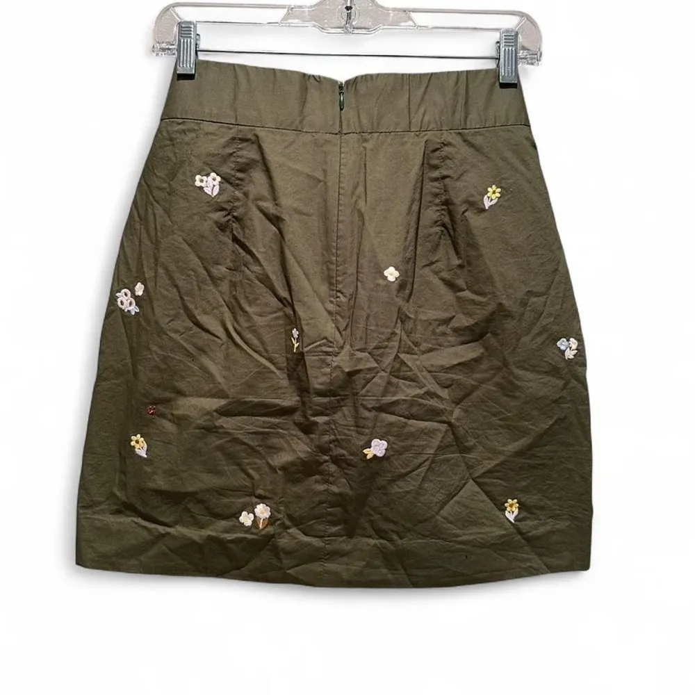 J.Crew Green Floral Paperbag Belted Mini Skirt Sz‎ 8 - Image 2