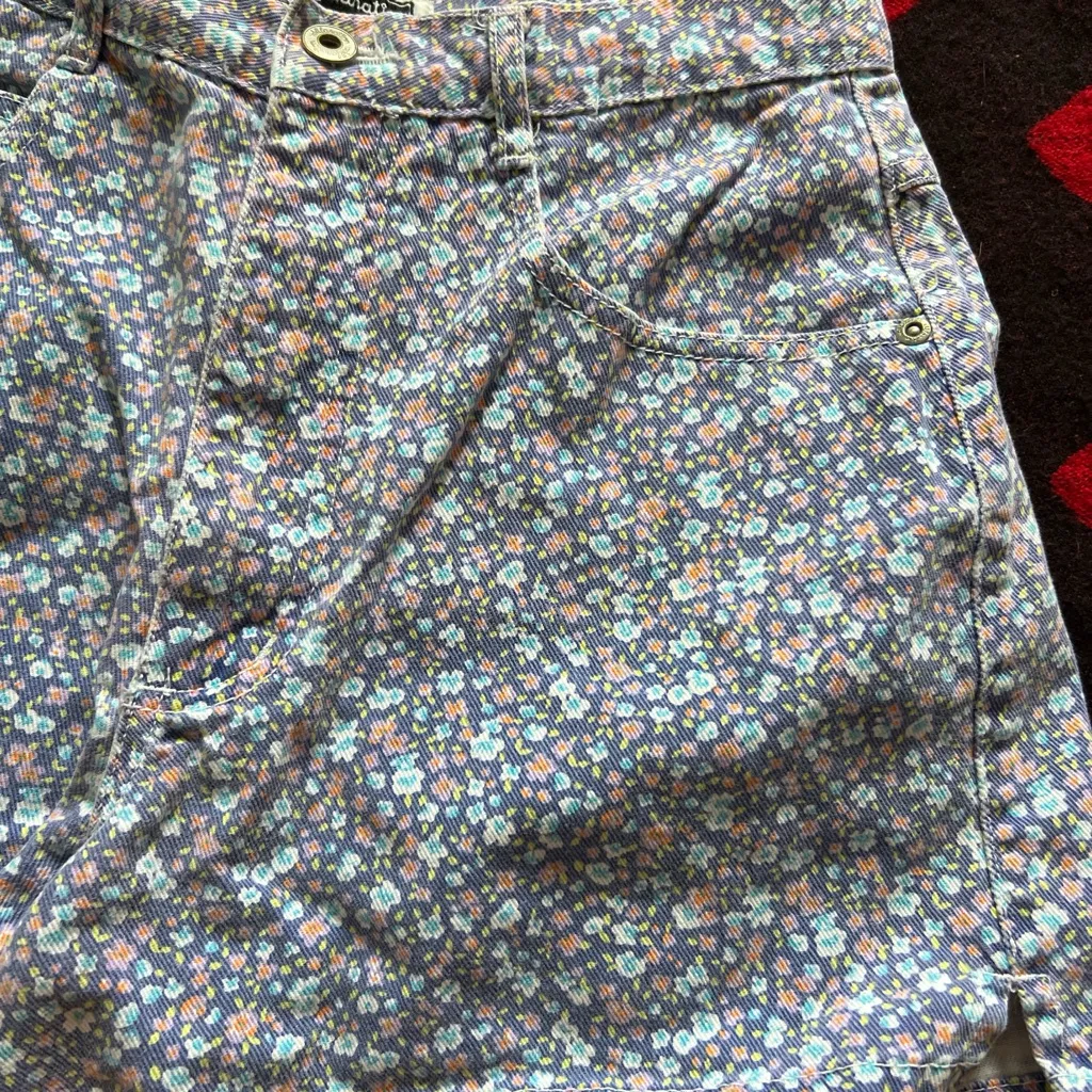 Vintage 90s xhilaration purple floral high waisted shorts 26-27 inch - Image 3