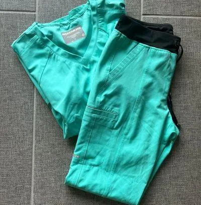 Skechers Set Of Seafoam Green Scrubs - Image 2