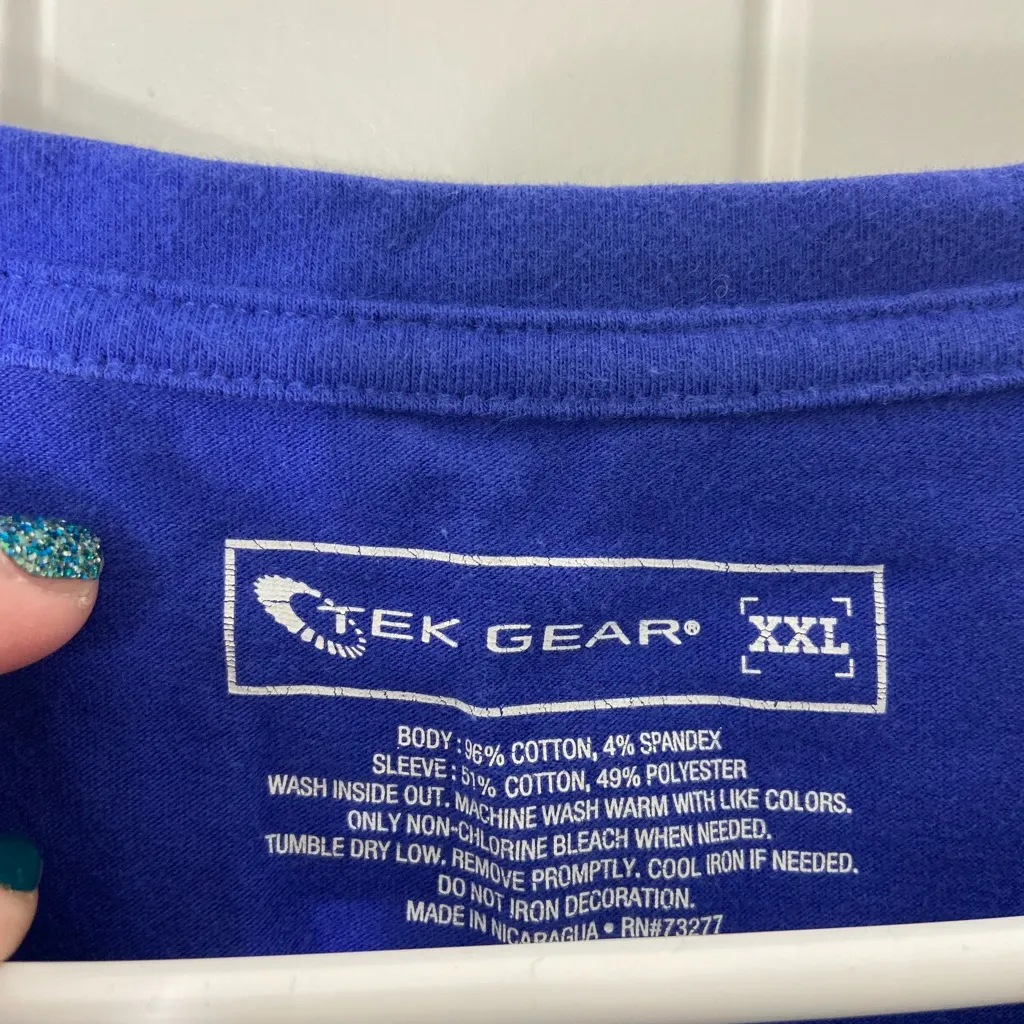 EUC BUNDLE‎ Tek Gear women’s layered white sleeve patterned v-neck active shirts - Image 4