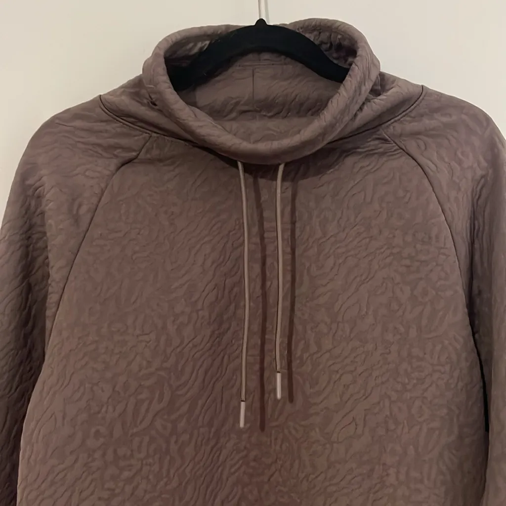 Juicy Couture Sport‎ Cropped Plum Pullover Hoodie Animal Print Size Small - Image 2