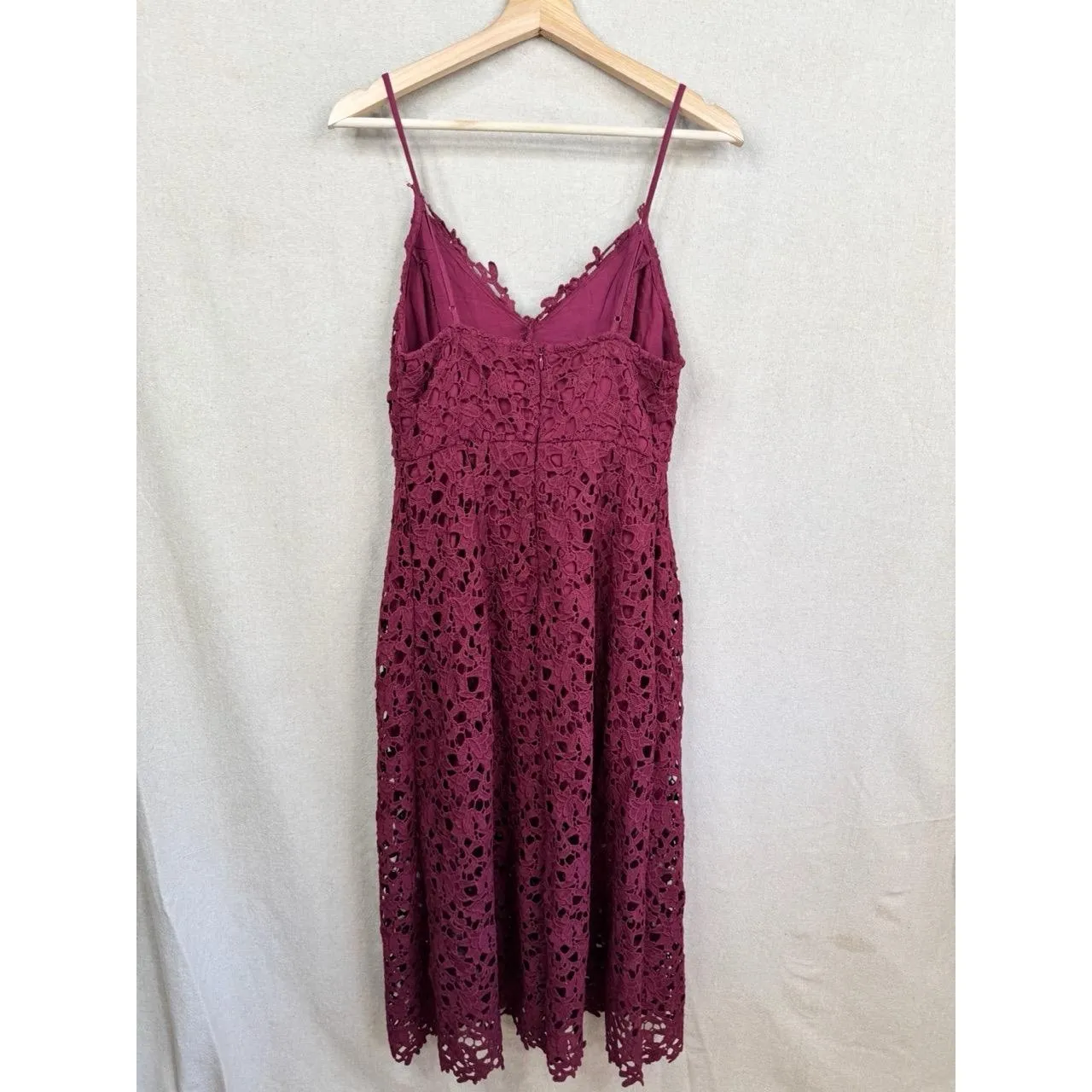 Astr The Label Midi Dress Size M Burgundy Lace Overlay Spaghetti Strap V-Neck - Image 3
