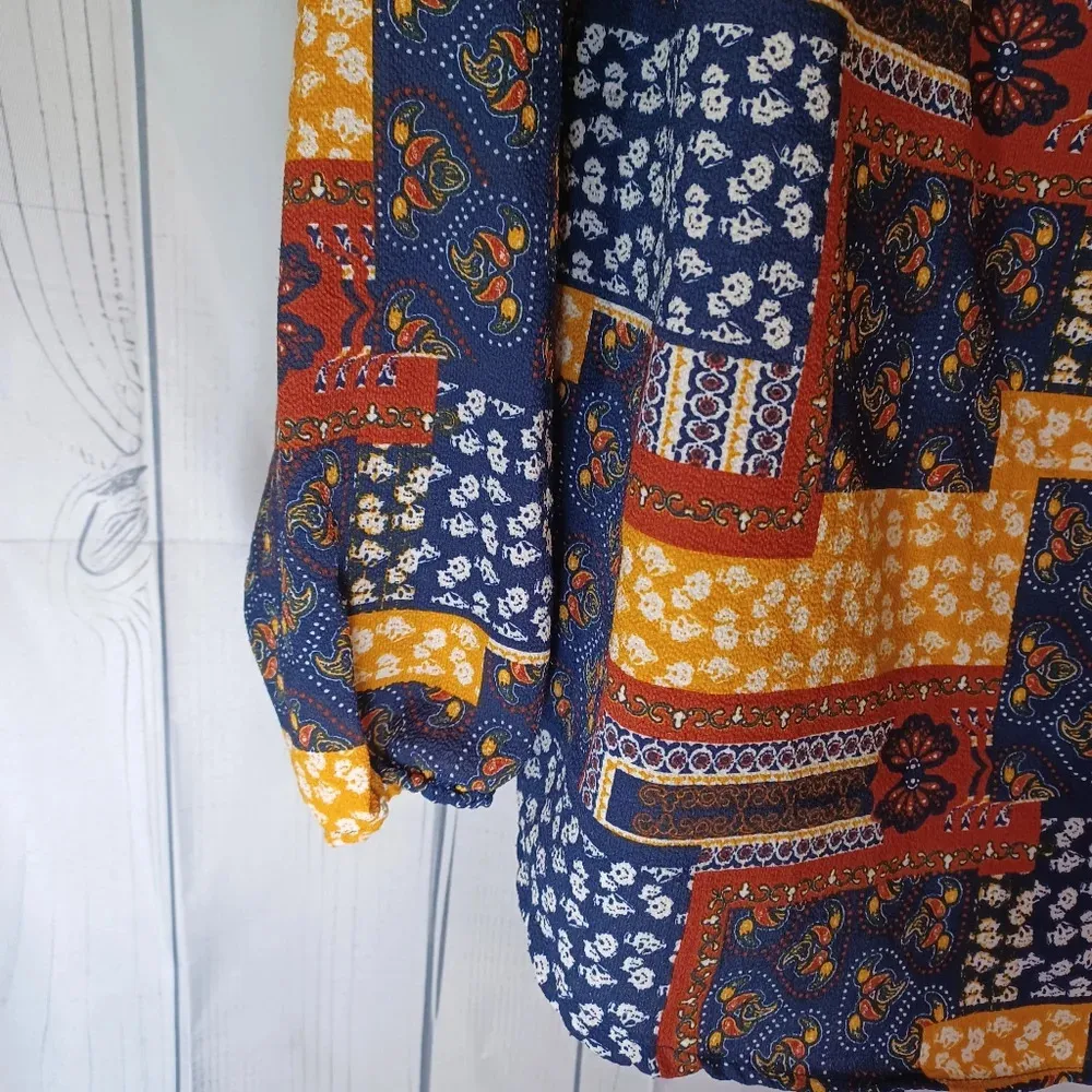 Rue21 paisley lightweight long sleeve shirt - Image 10