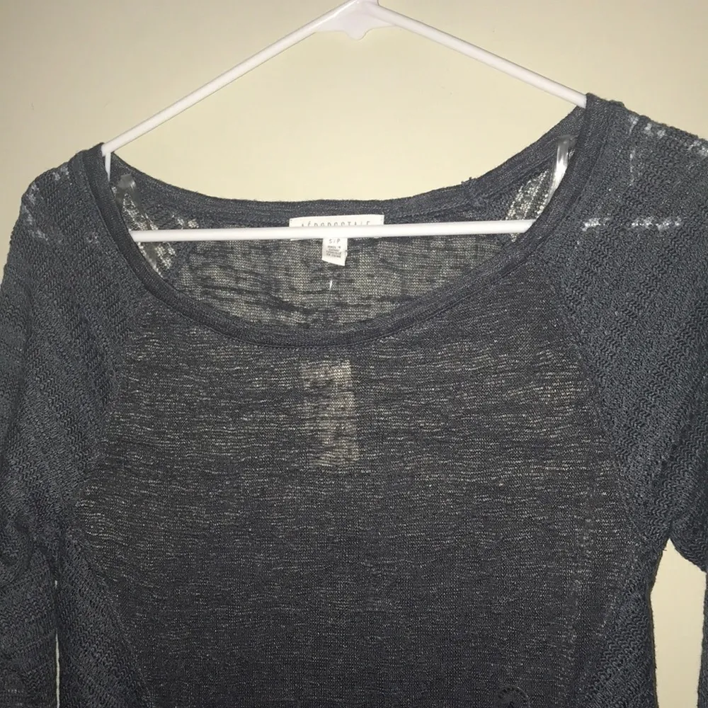 AEROPOSTALE size small women’s pullover high low open knit sweater dark grey NWT - Image 3