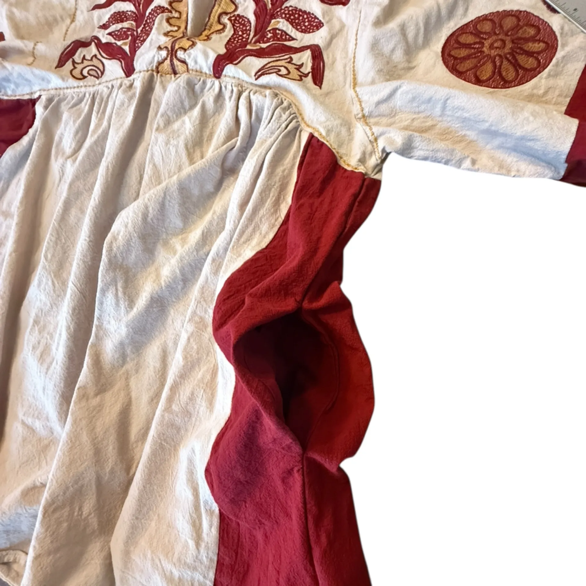 Veveret Embroidered V - Image 6