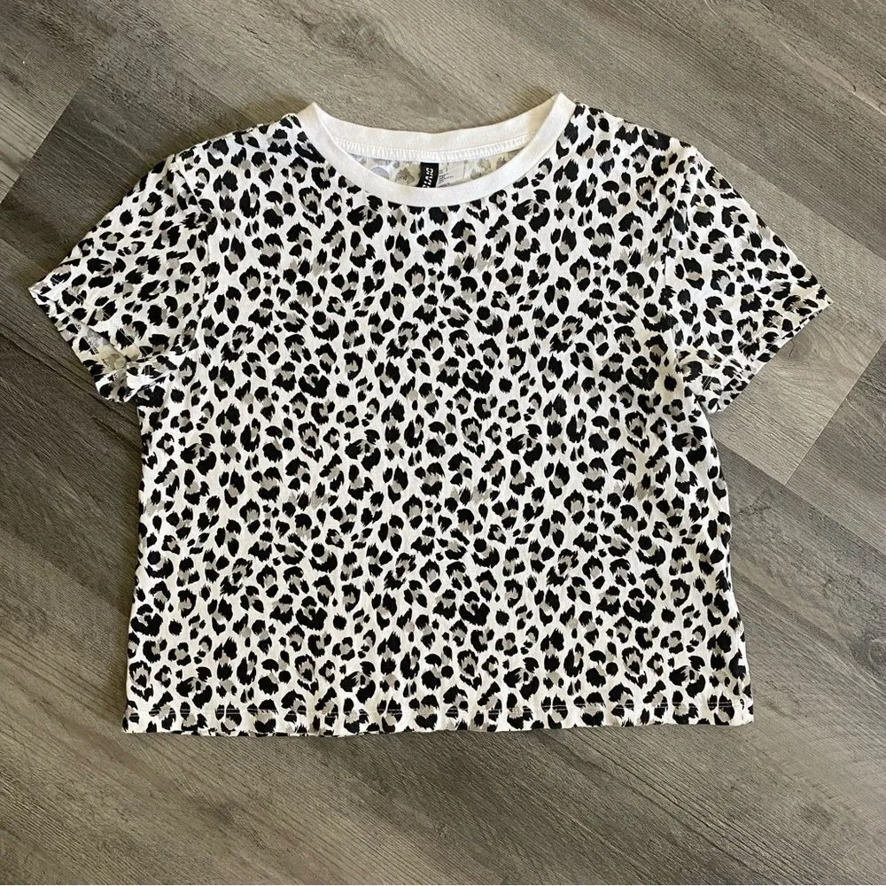 H&M Leopard Crop Top Divided Black Grey Stretchy Shirt Small - Image 2