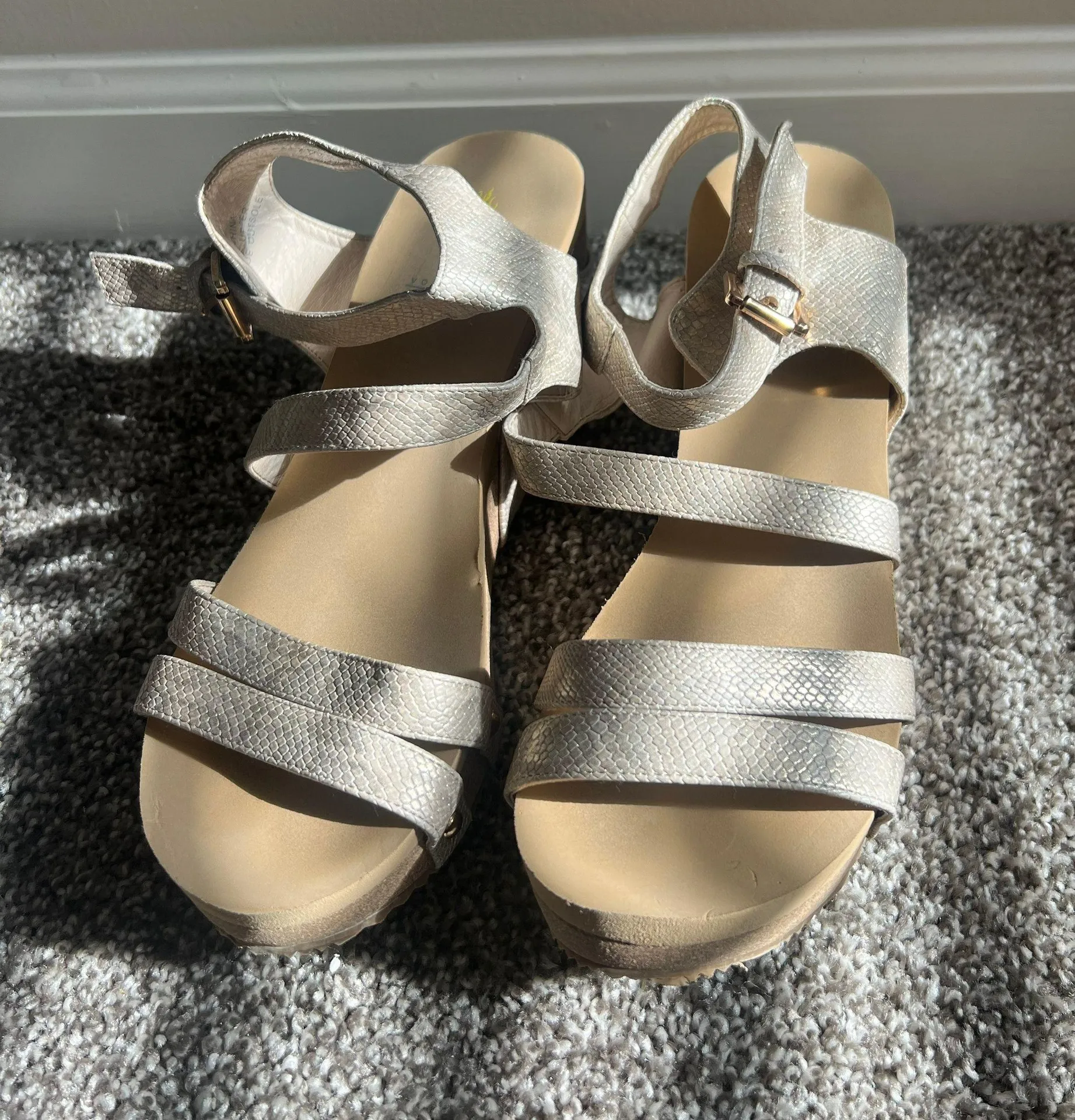 Sandals Size 8.5 - Image 3