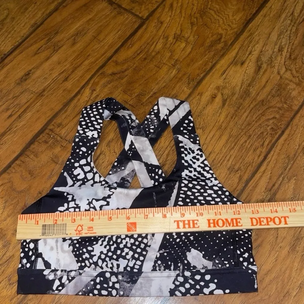 Lululemon Energy Sports Bra - Static Mist black & white womans size 6 - Image 7