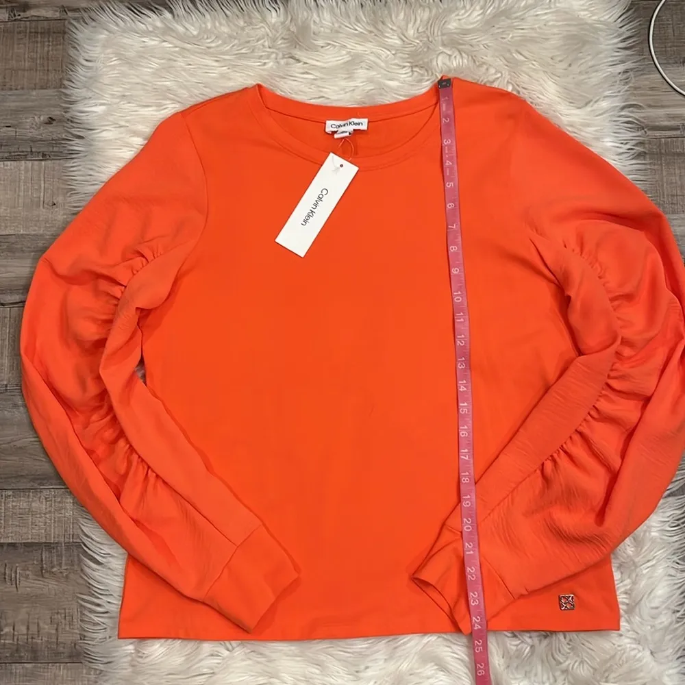 NWT Calvin Klein stretch knit top with ruched chiffon sleeves M - Image 9