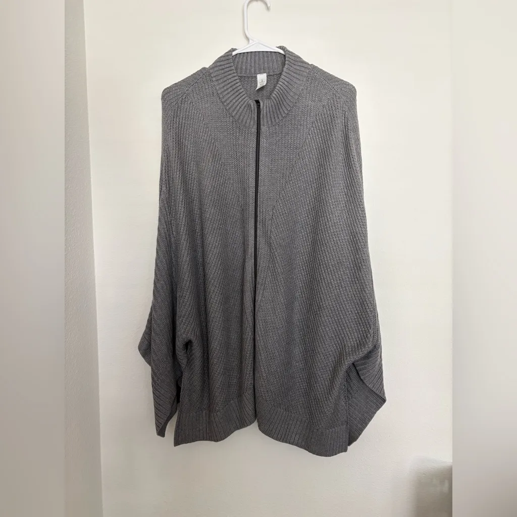 Lululemon Athletica Gray Poncho Sweater size M/L - Image 4