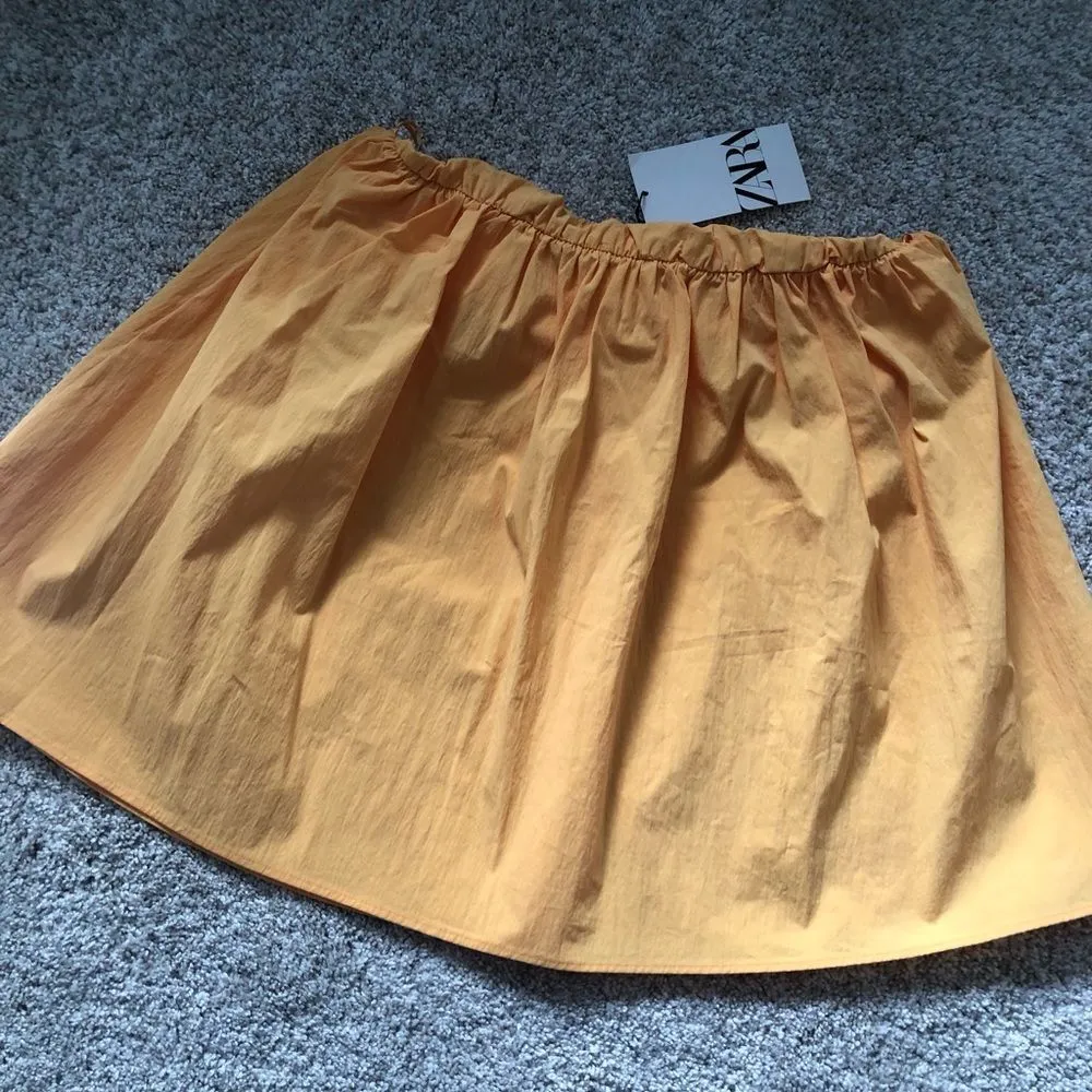 New  solid yellow casual mini skirt, size M - Image 6