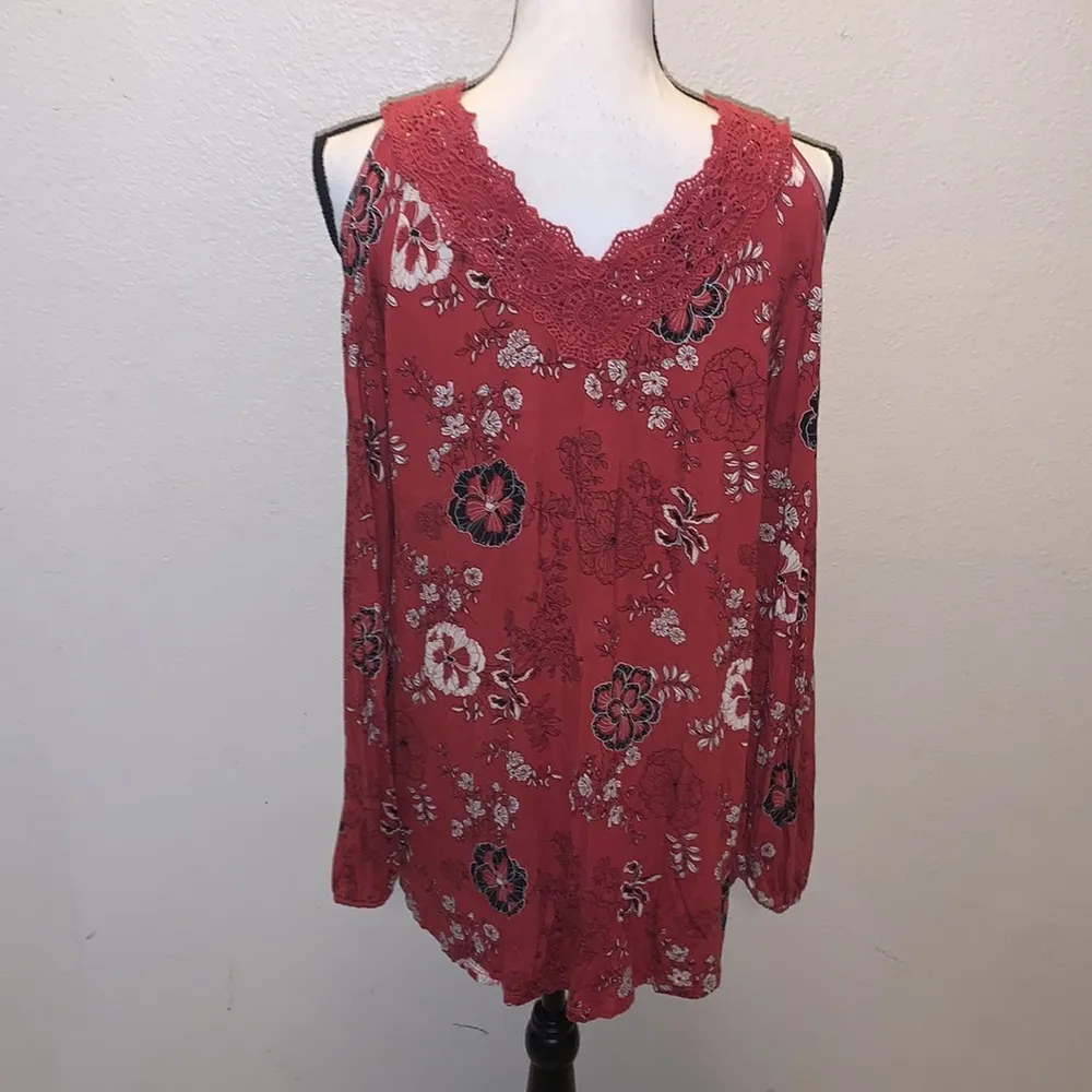 Time And Tru  red rum floral lace up open shoulder blouse - Image 6