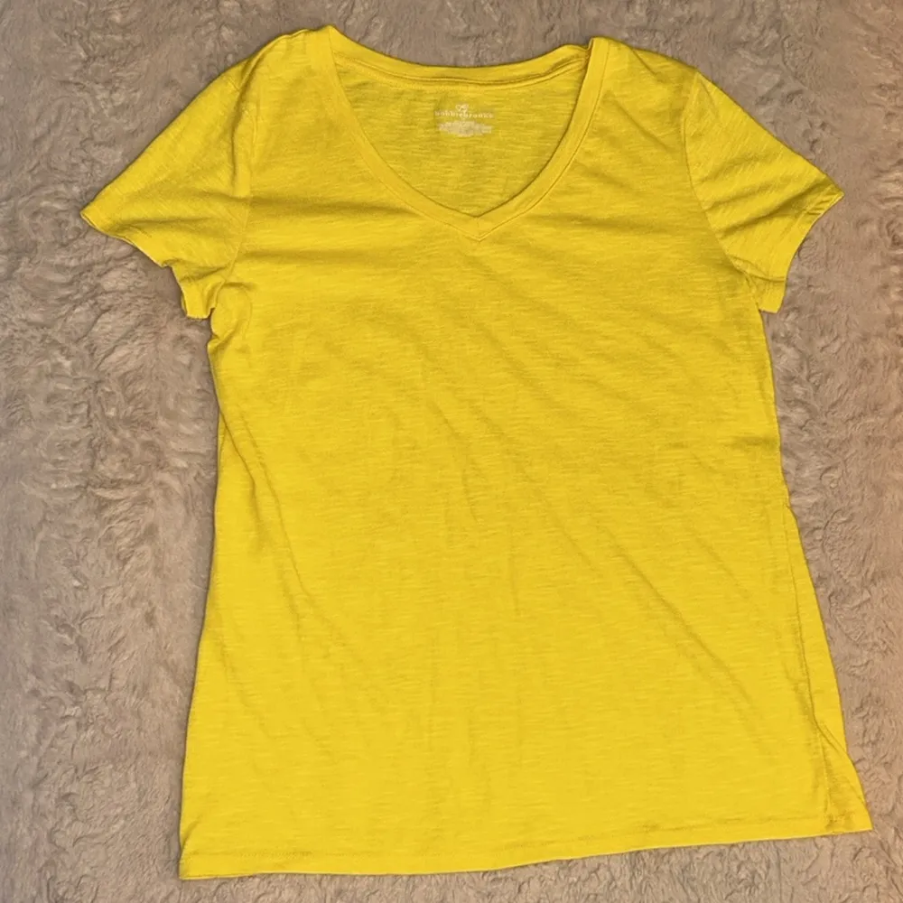 Yellow short sleeve tee in size M • Bobbie Brooks - Image 2