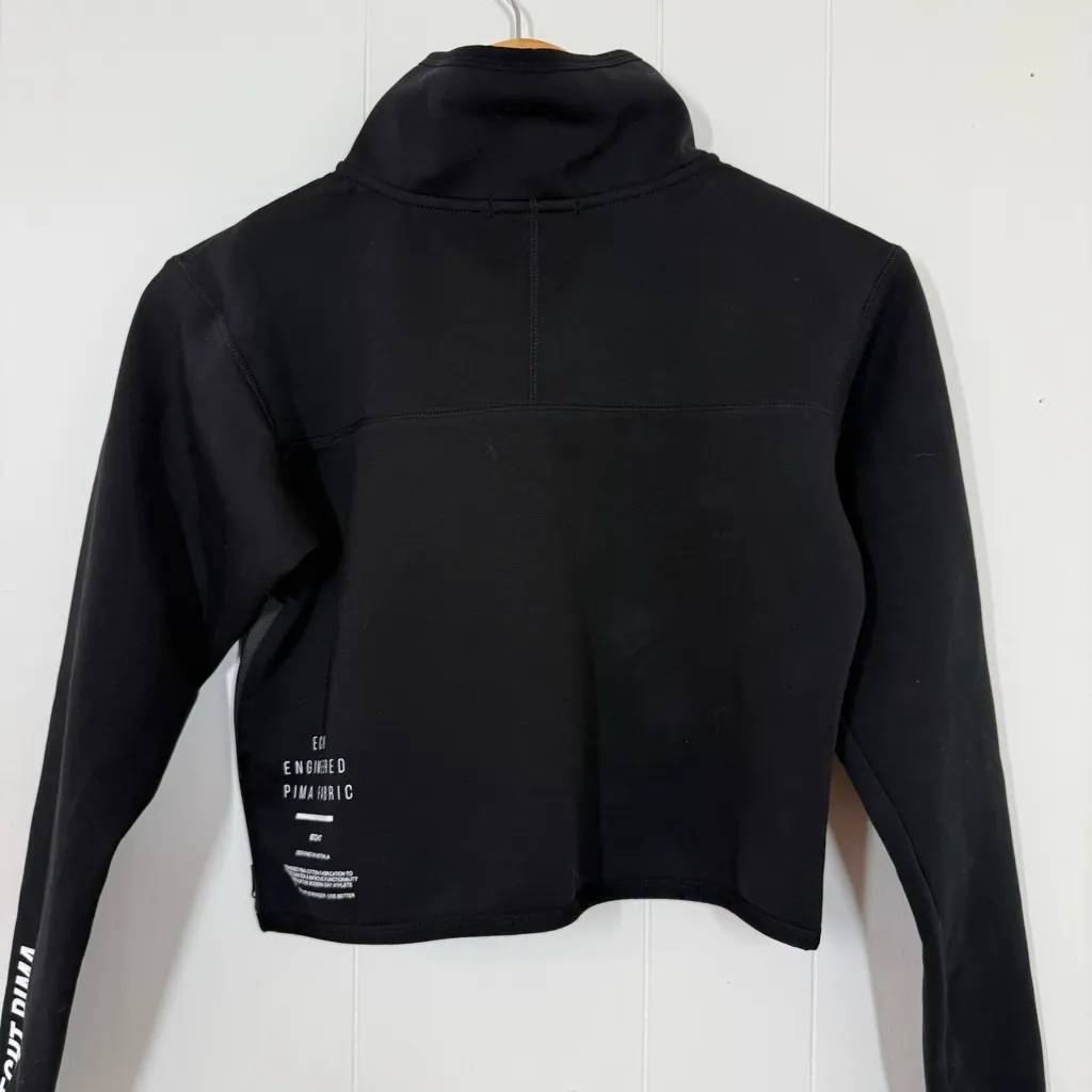 Echt Black Pima Cropped Half Zip - Image 9