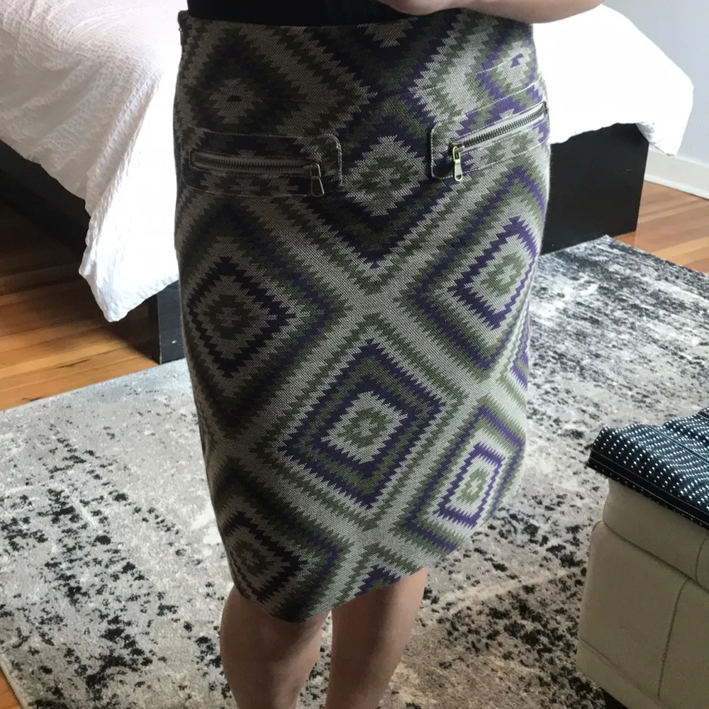 NWOT Aztec print Etcetera skirt size 0 - Image 2