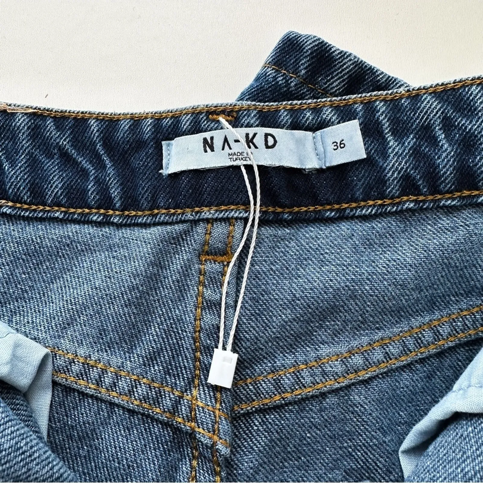 NA-KD Split Hem High Waist Denim Jeans - Image 5