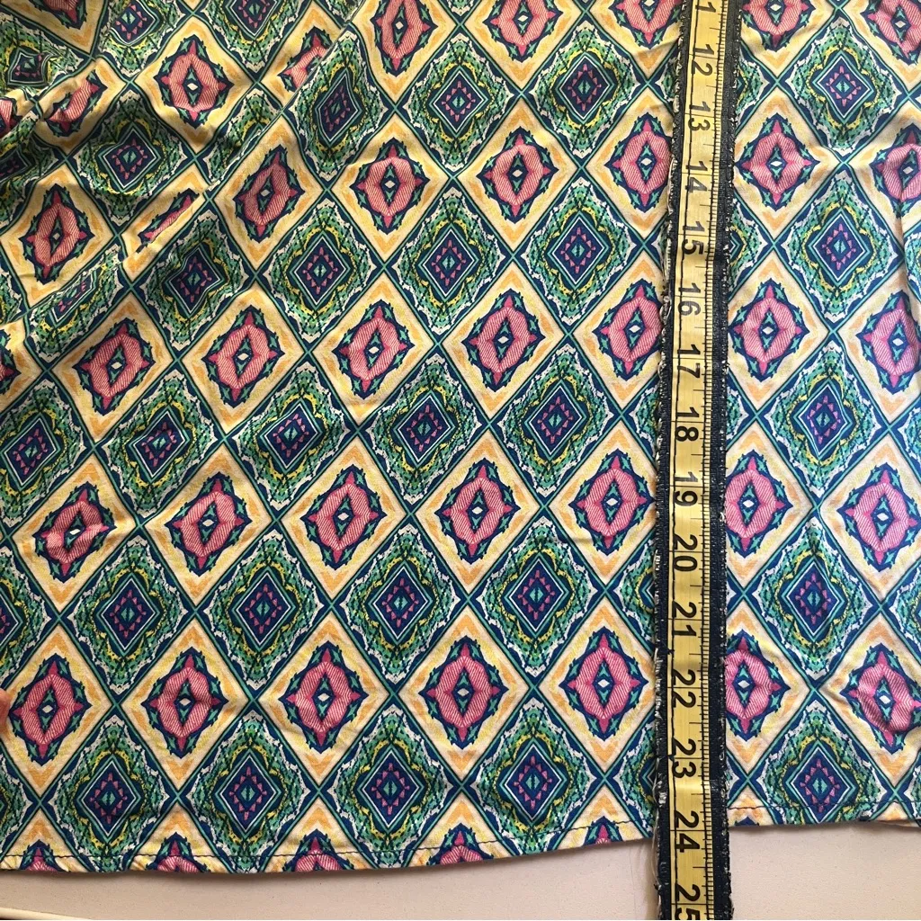 Miami Blue and Pink Geometric Women's Blouse Large - Image 7