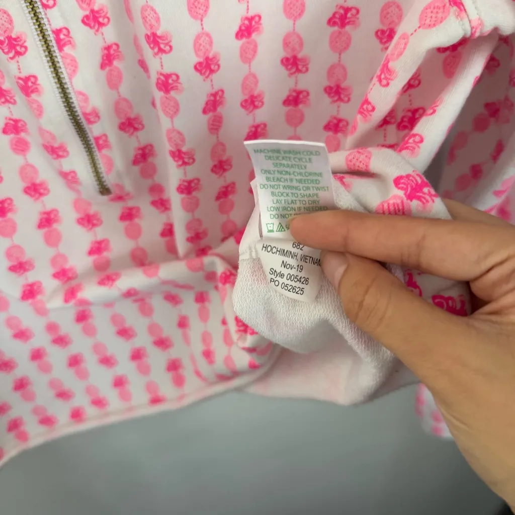 Lilly Pulitzer Small UPF 50+ Ronan Cropped Popover Pink Pineapple Outdoor Resort - Image 5