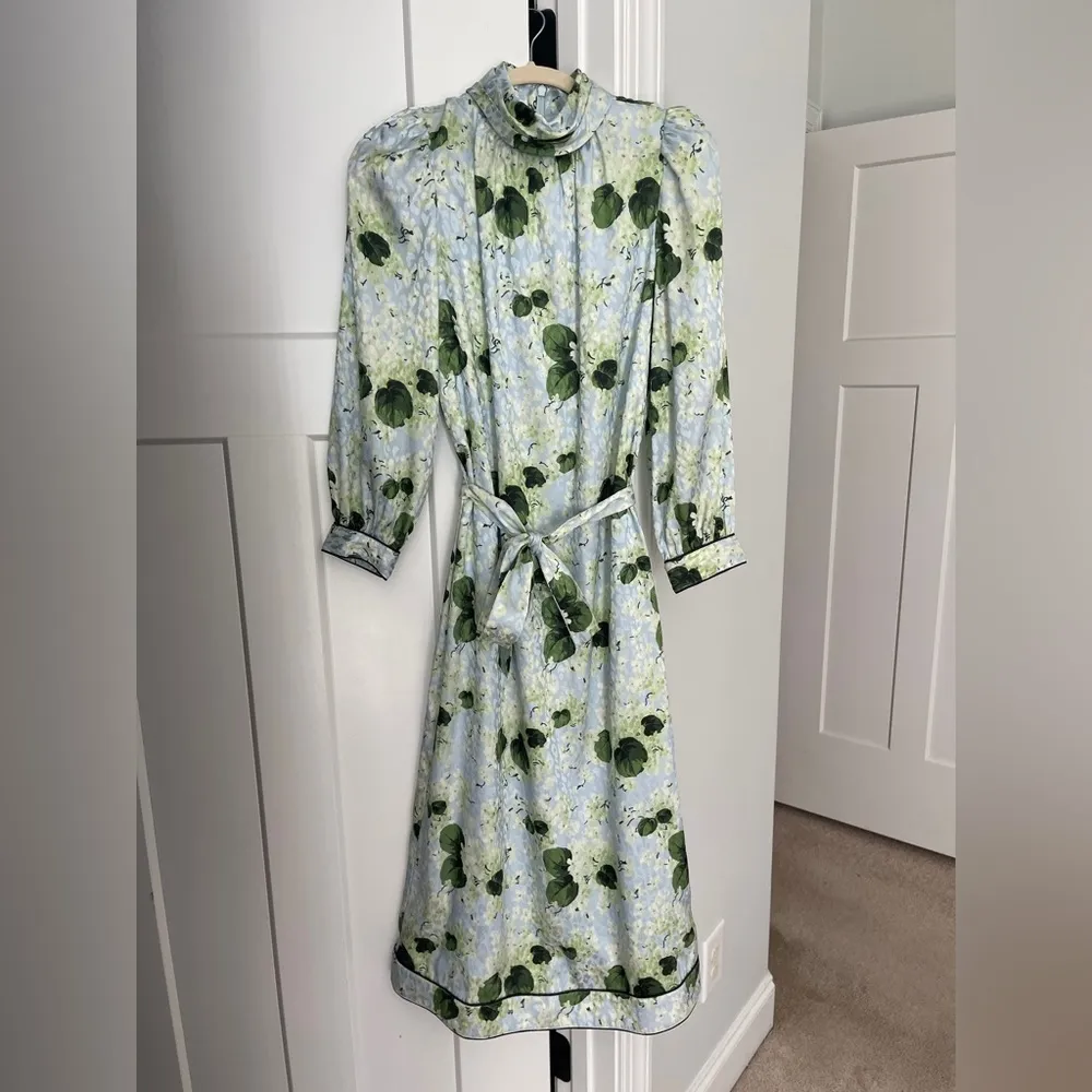 Tuckernuck Hydrangea Blooms Haven Floral Long Sleeve Dress Blue Green Belted - Image 2