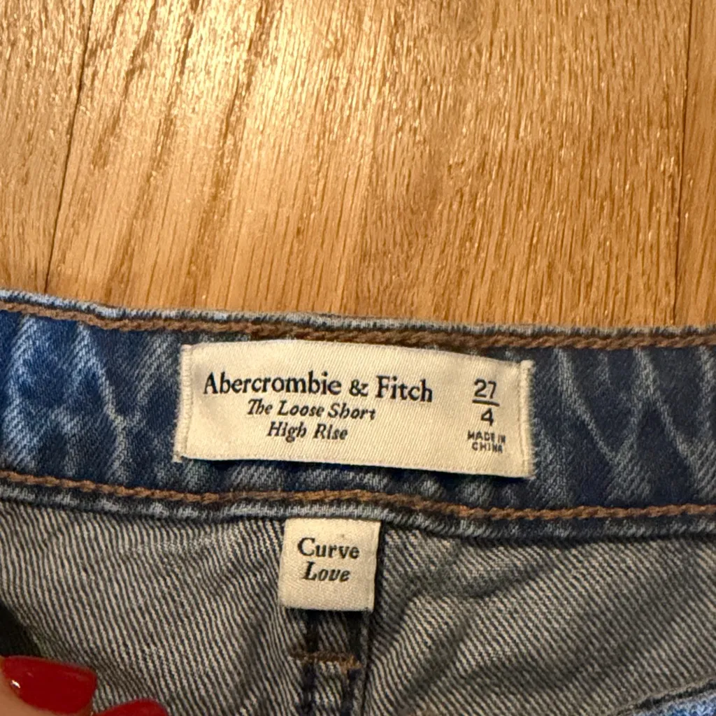 Abercrombie & Fitch Curve Love The Loose Short High Rise Sz 4/27 - Image 2