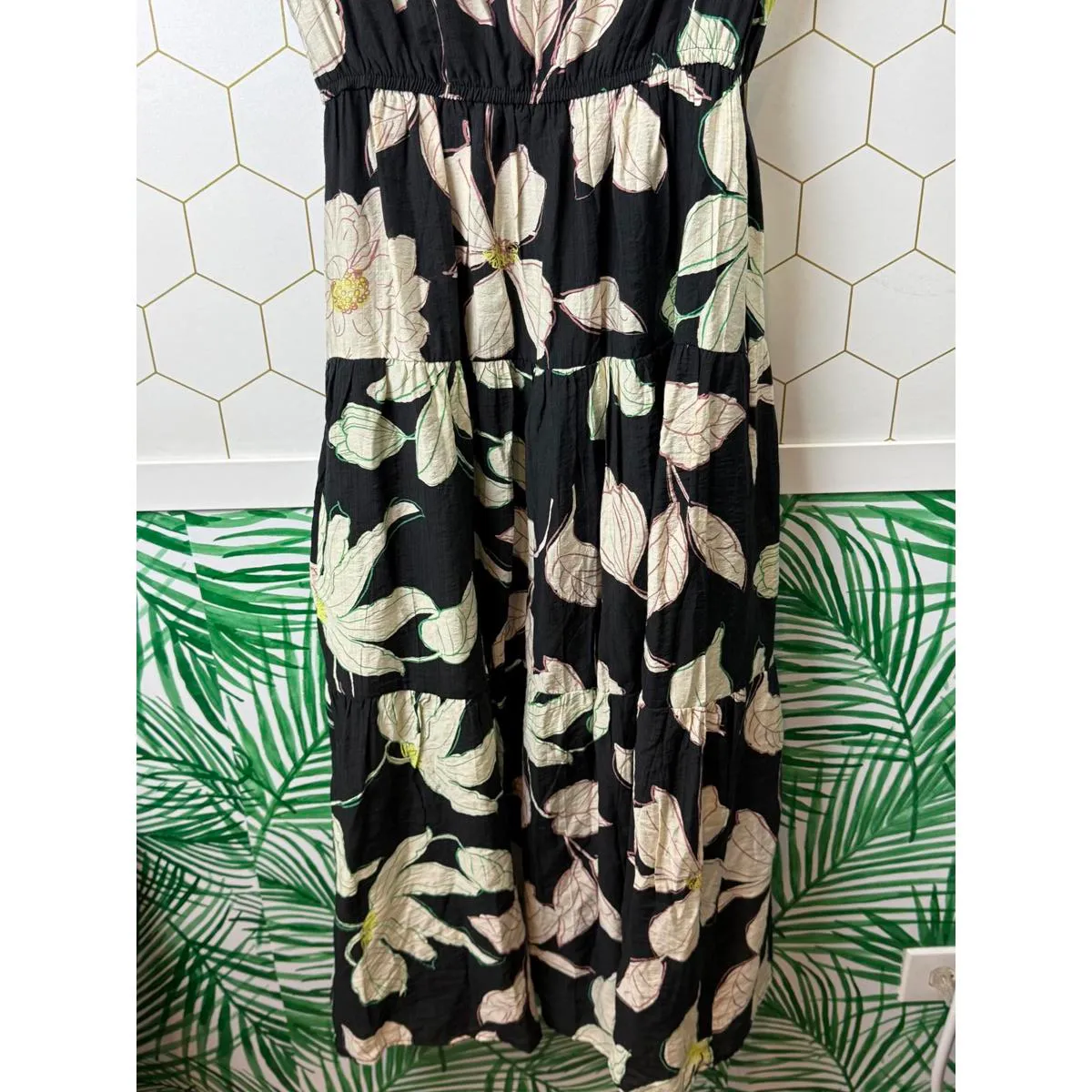 Evereve Georgia Floral Black Midi Dress - Size - Small - Image 4