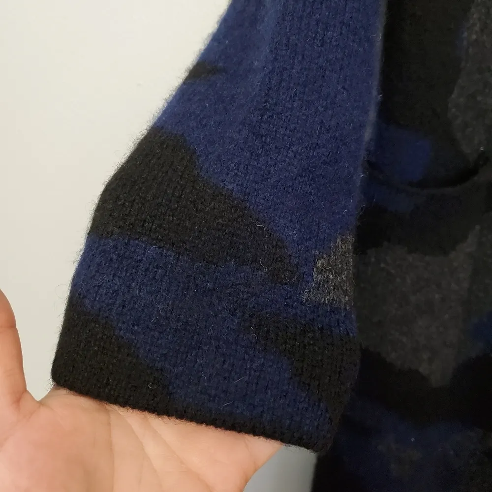 Kinross camo cardigan Size XS - Image 3