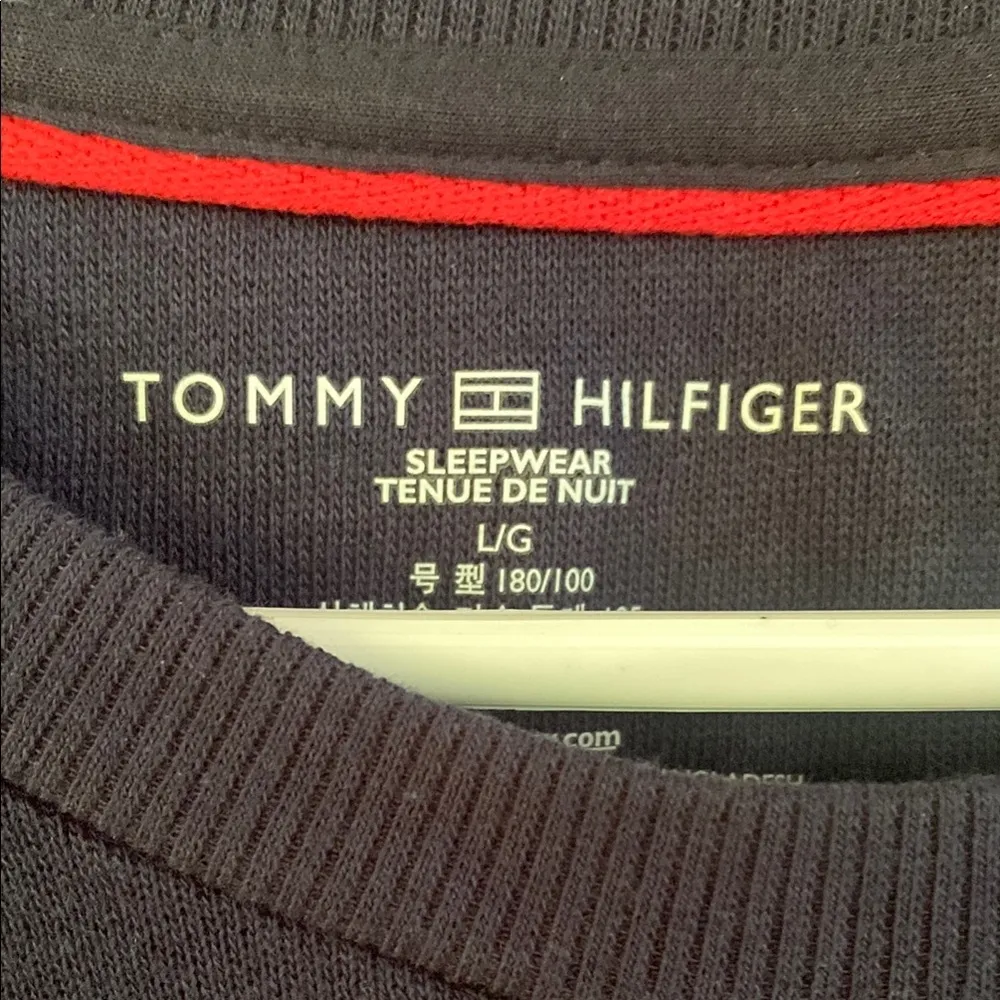 Tommy Hilfiger Men's Navy Crewneck Sweater - Image 2