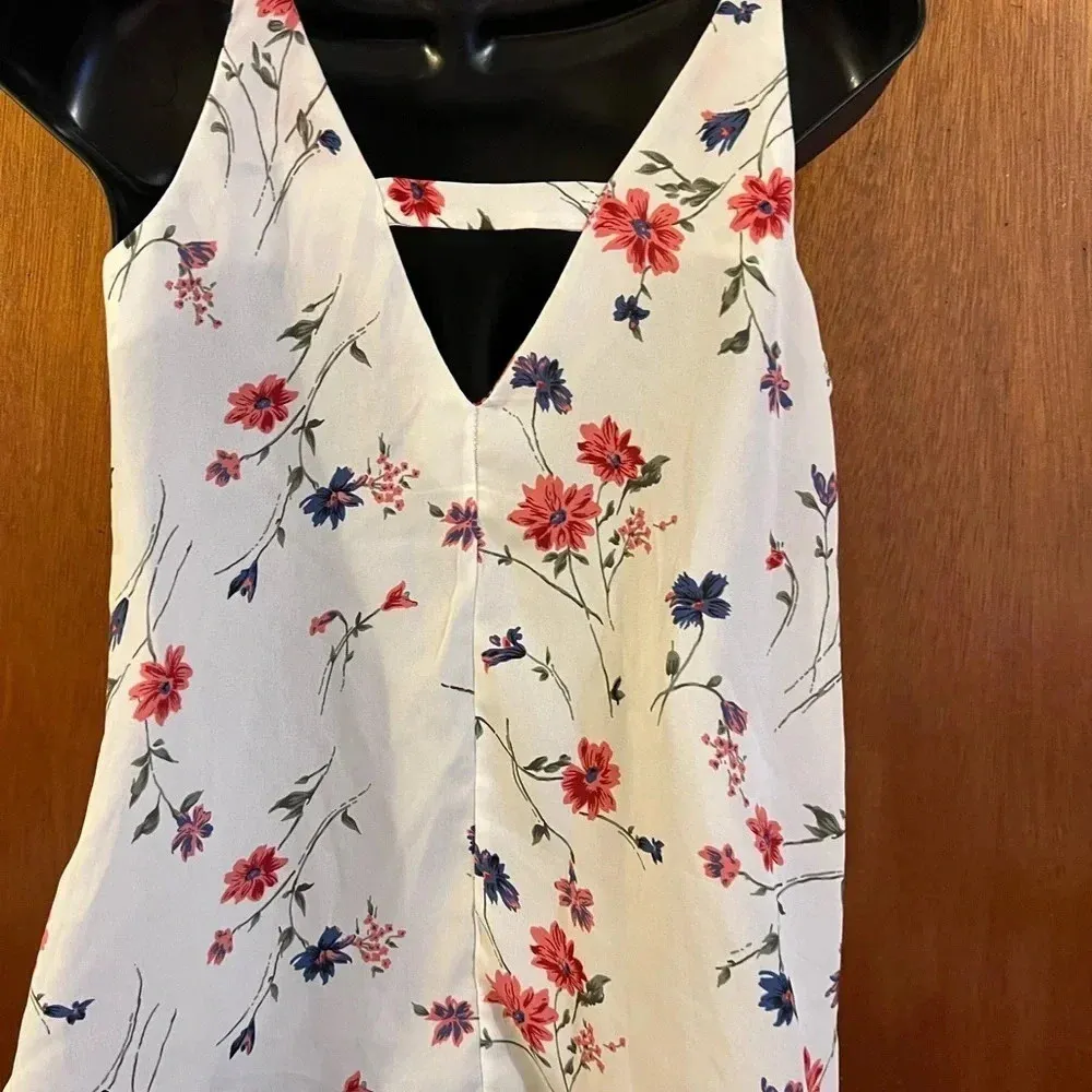 Sienna Sky Off White & Floral Sleevless Blouse - Image 16