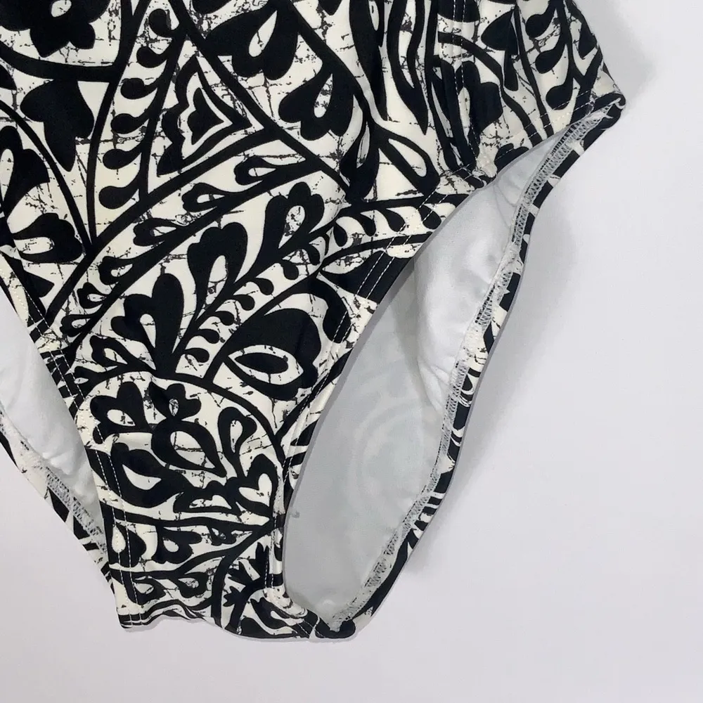 Pursuit Black & White Print High Thigh Cawl Drape Neckline High Back Swimsuit L Size L - Image 5