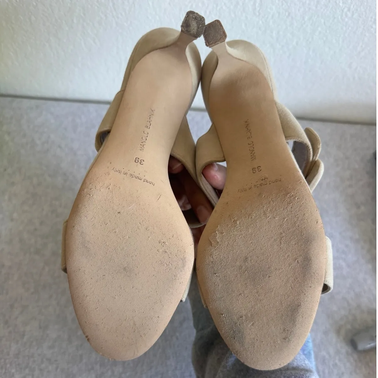 Manolo Blahnik Gable Light Beige Suede Open Toe Mules Size 39 (9 US) - Image 4