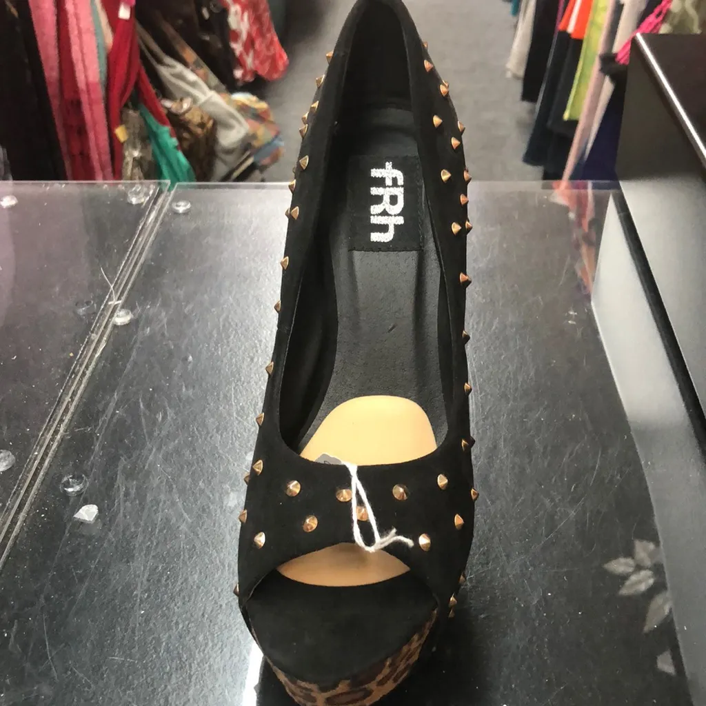 fRh size 8 1/2 multi color heels Black - Image 2