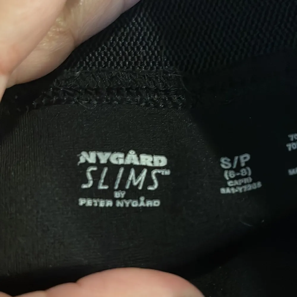 Nygard Slims Black Cuffed Capri Pants Size Small 6/8 3.5 Cuff" EUC #4593 - Image 4