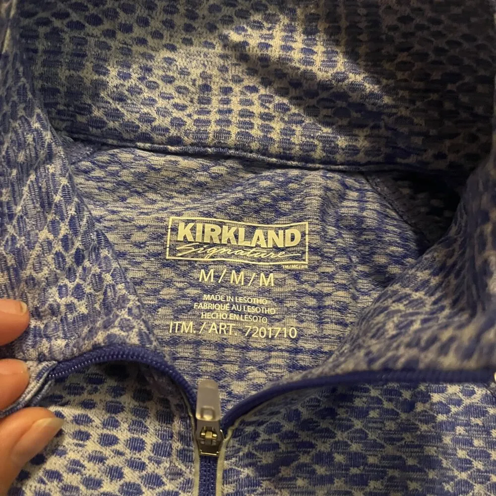 Kirkland Signature 🌺  patterned quarter zip athletic top - Image 3