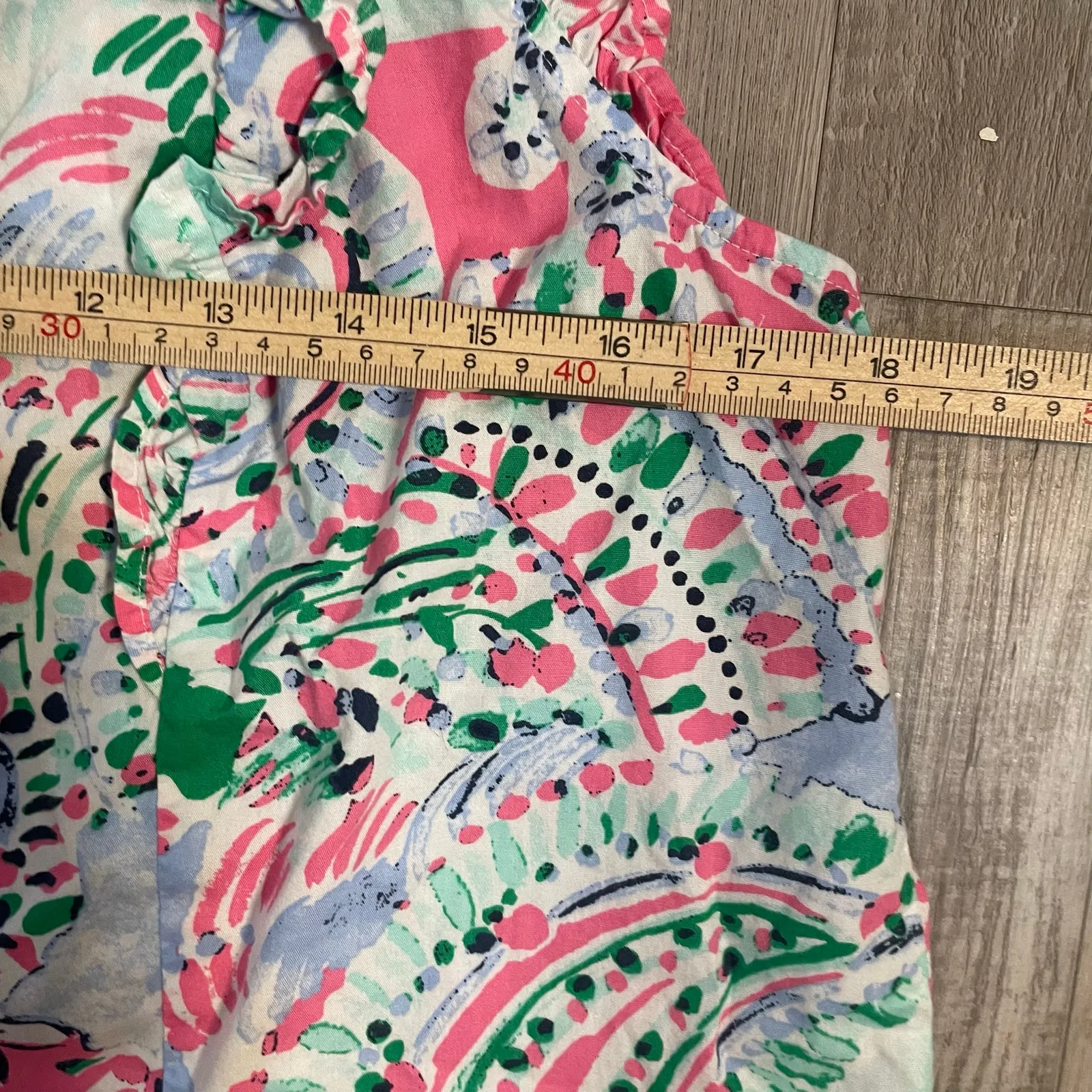 Crown & Ivy ruffle sleeve top with a multi-colored floral and paisley print Sz L - Image 11