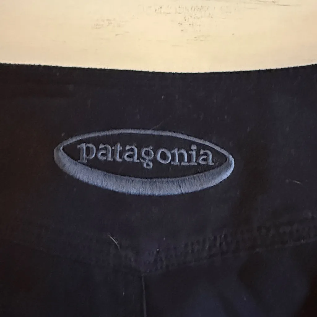 Patagonia Pataloha Black Capri Pants Women’s Size 6 - Image 3
