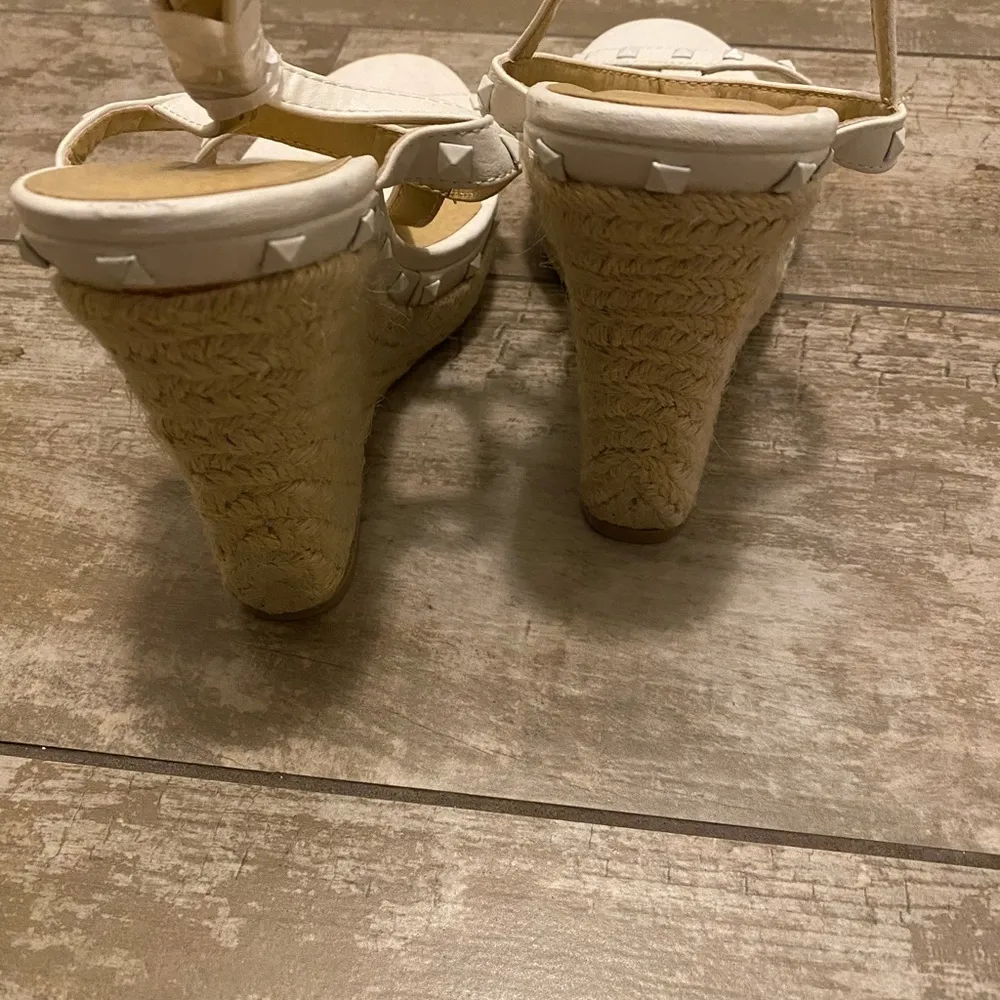 NWOT white stud platform sandals - Image 11