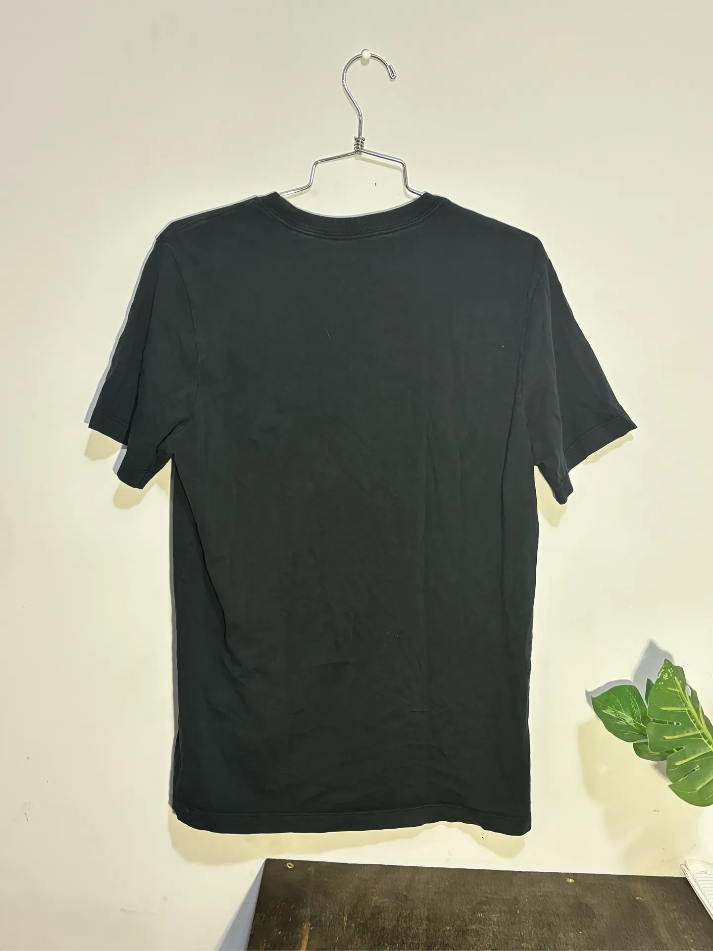 The Nike Tee T-Shirt Black - Image 2