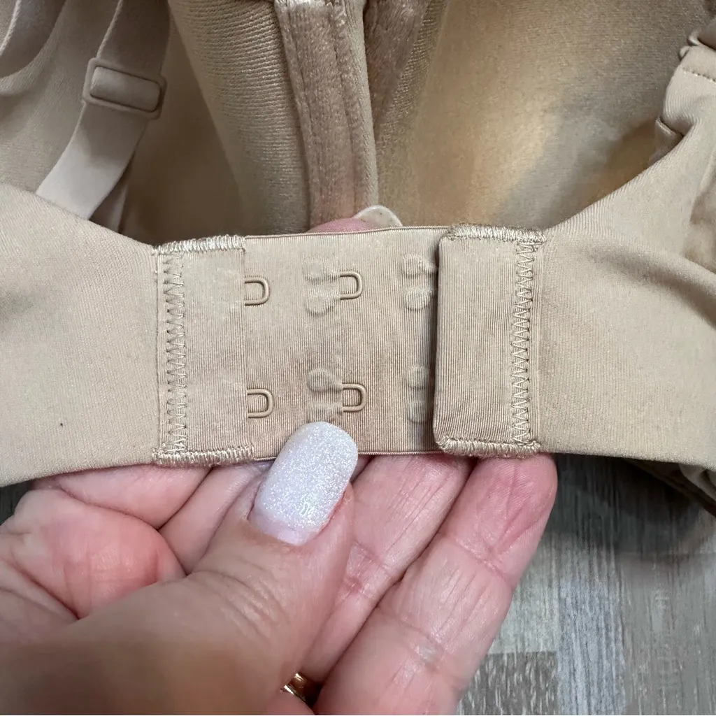 SKIMS Fits Everybody Push-Up Bra Size 34DD - Image 8