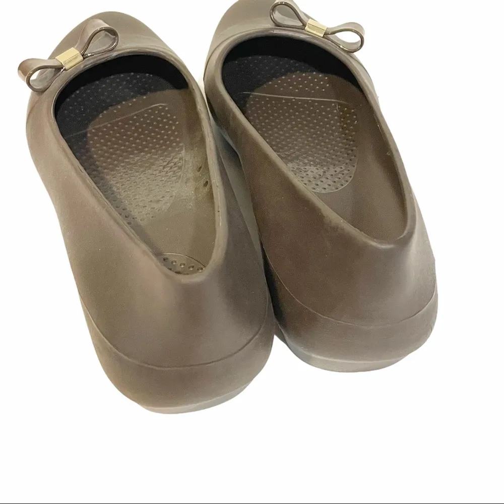 Crocs Womens Size 8 Brown Gianna Bow Ballet Flat Rubber Shoe - Image 5