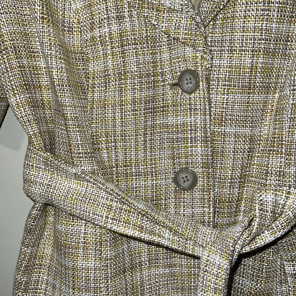 The Limited Collection large gold tan jacket textured with belt three buttons - Image 5