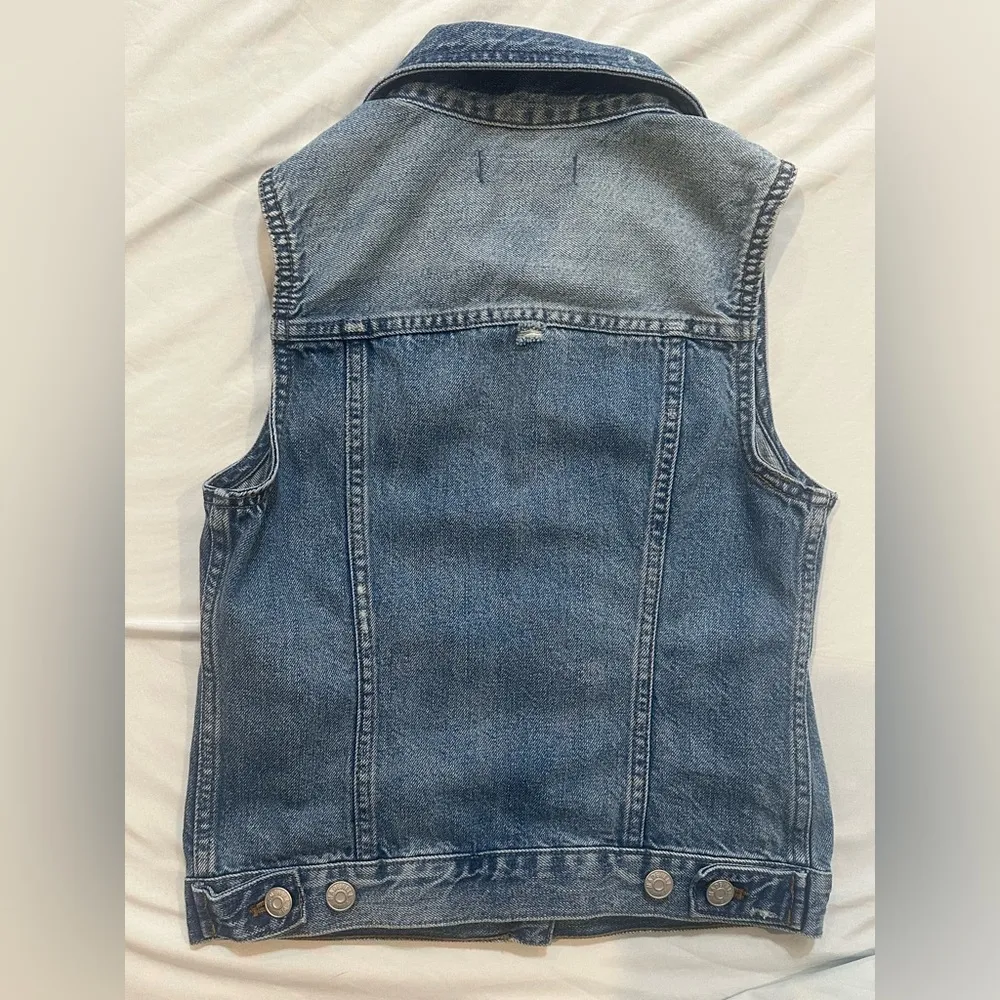Madewell Denim Vest with Distressed Finish - Image 6