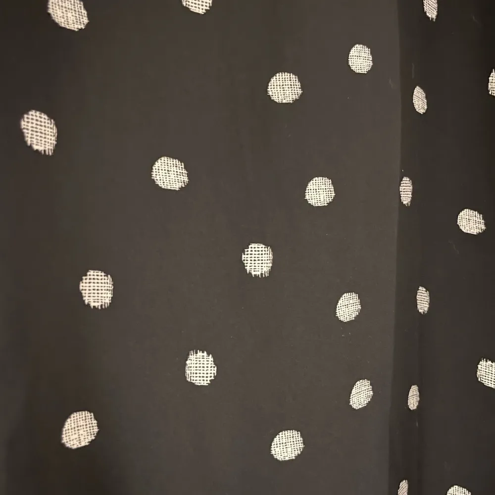 Adrienne Vittadini Size 4 Lightweight cap sleeve Black and White Polka Dot Dress - Image 2