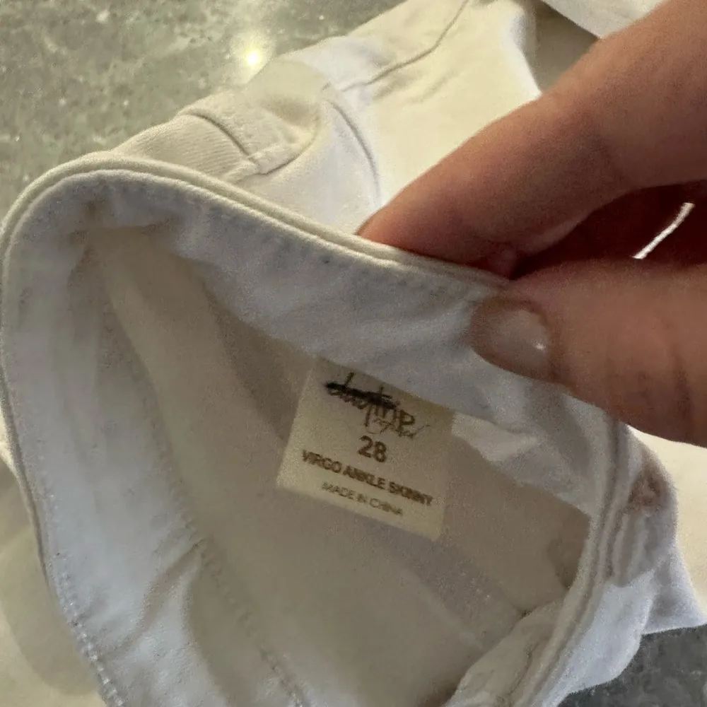 Daytrip White  distressed jeans size 28 - Image 5