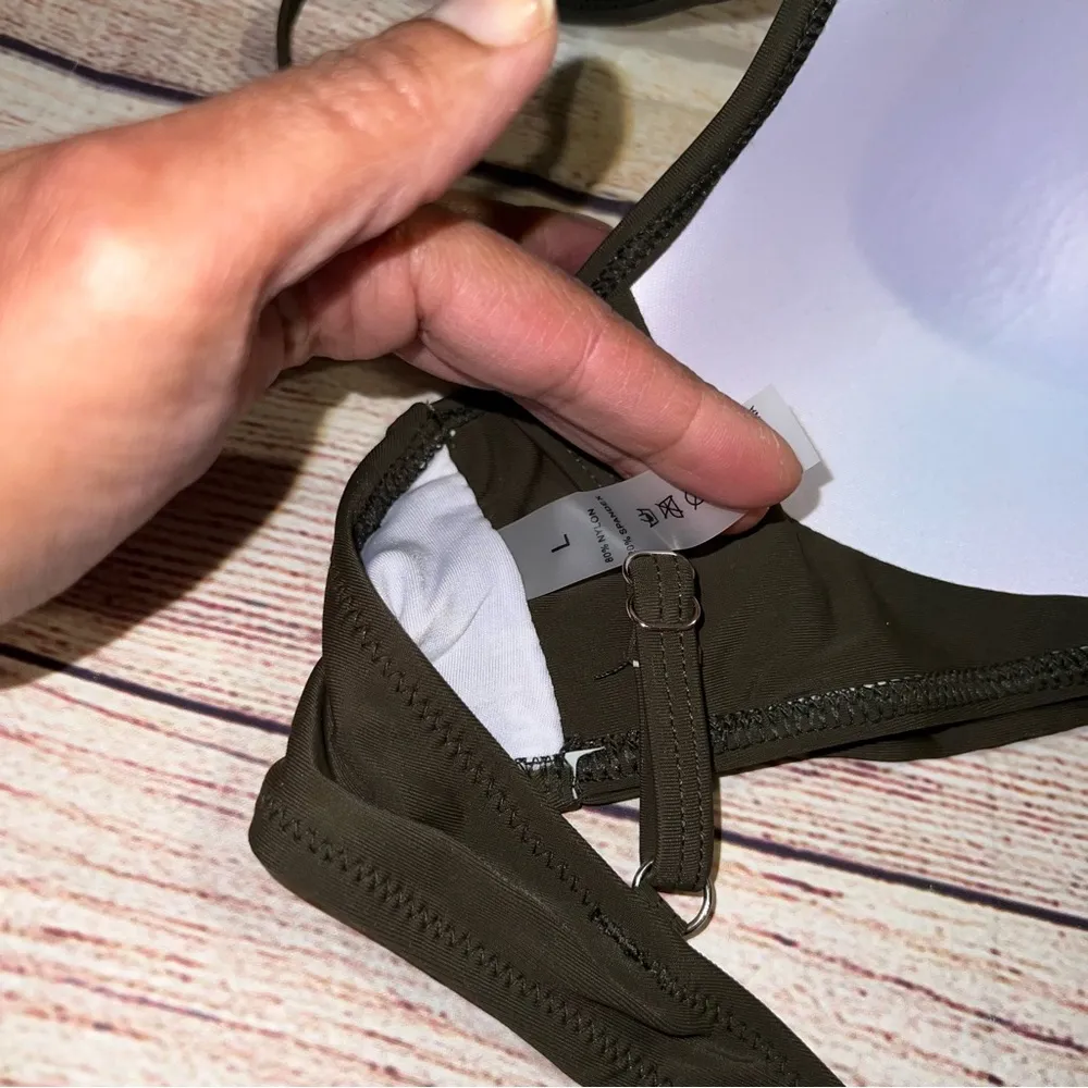 Swimsuit Top. Size L - Image 3