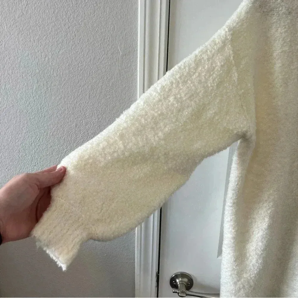 Anthropologie Pilcro Ivory Teddy V-neck Oversized Tunic Sweater S - Image 5